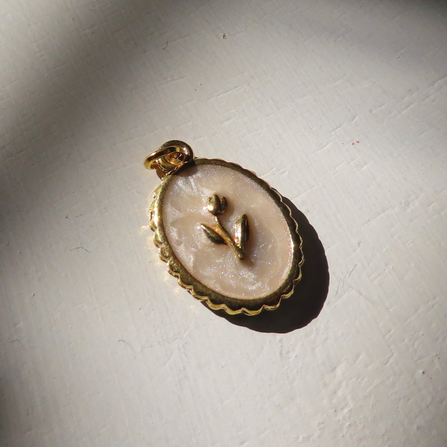 Bedel | emaille tulp / goud 21 mm