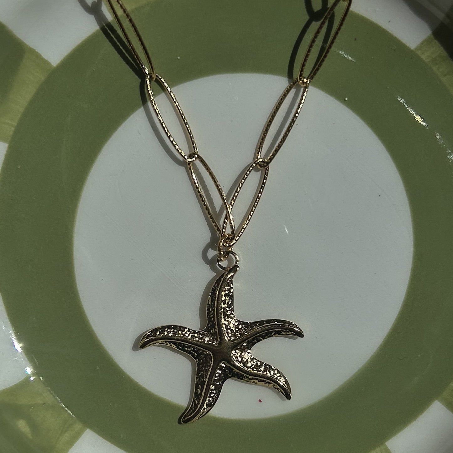 Ketting | June