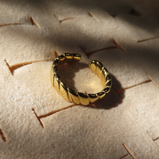 Ring | Adore
