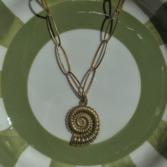 Ketting | June
